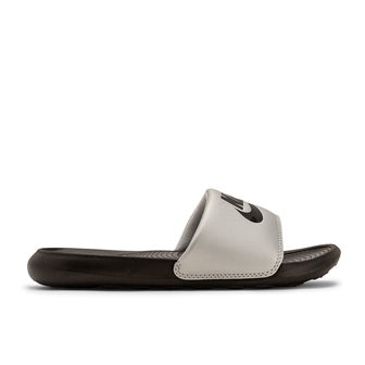 Foot locker clearance nike benassi slides